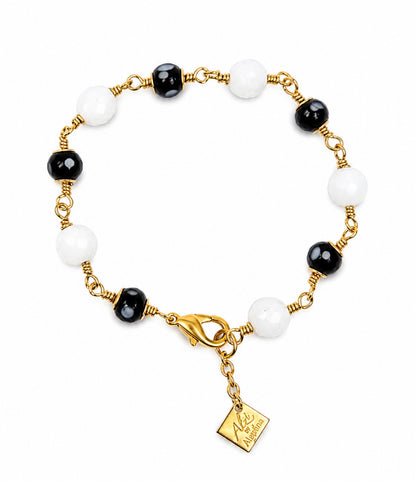 Nha Pretinha Bracelet – Cabo Verde-Inspired Black & White Beaded Bracelet