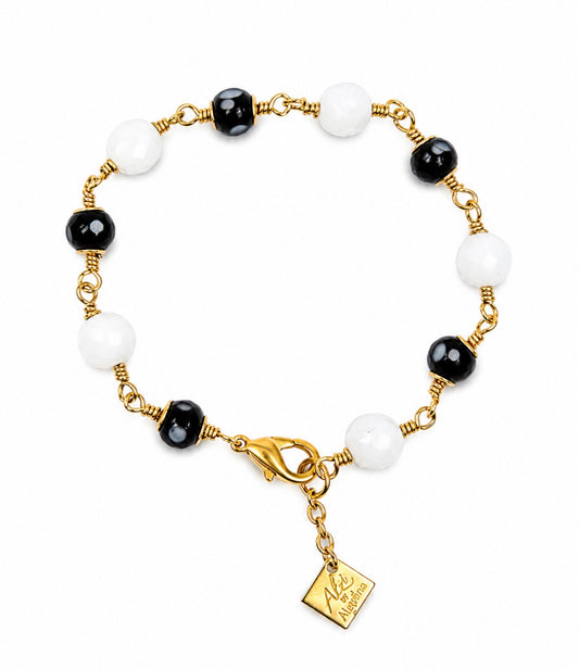 Nha Pretinha Bracelet – Cabo Verde-Inspired Black & White Beaded Bracelet