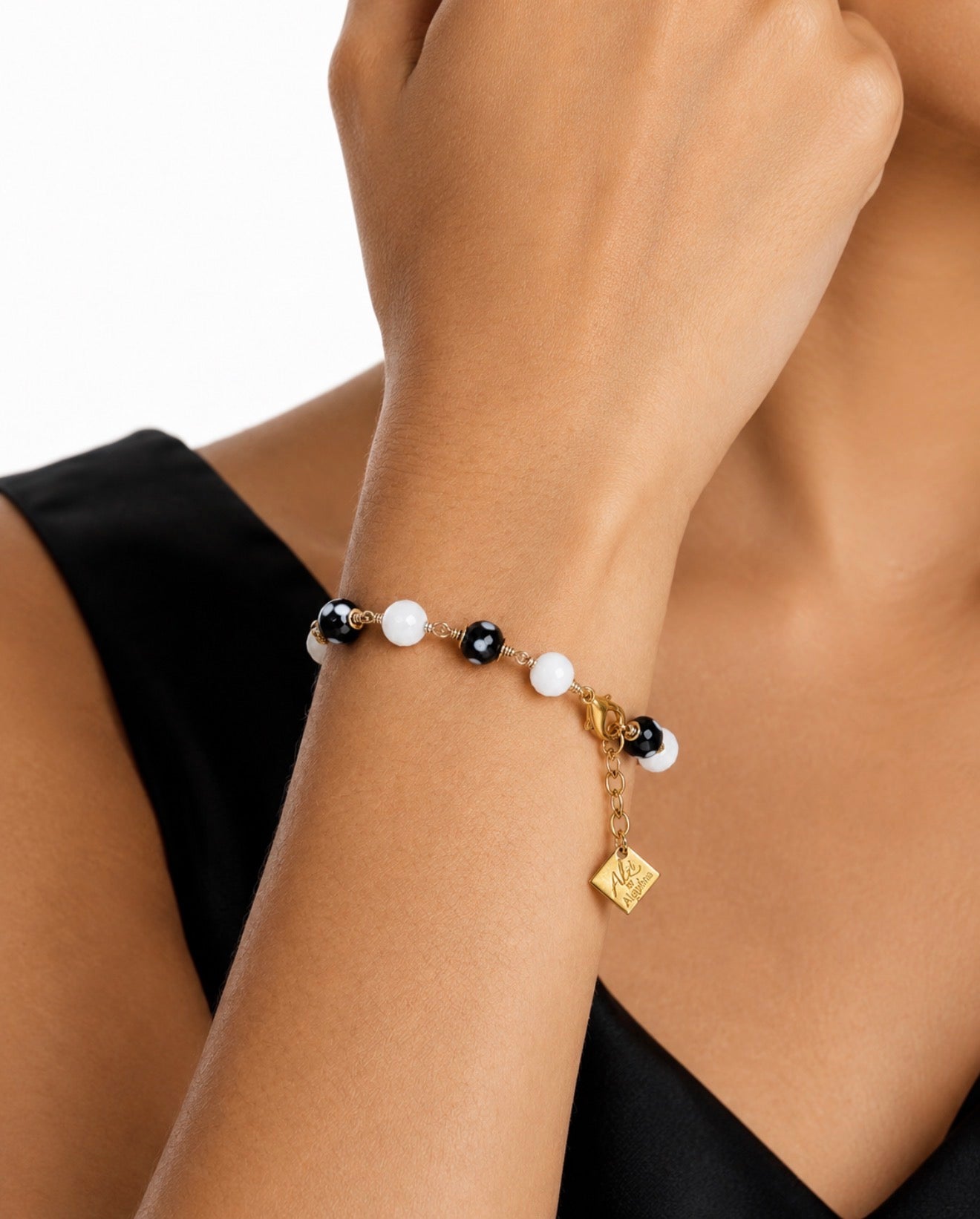 Nha Pretinha Bracelet – Cabo Verde-Inspired Black & White Beaded Bracelet