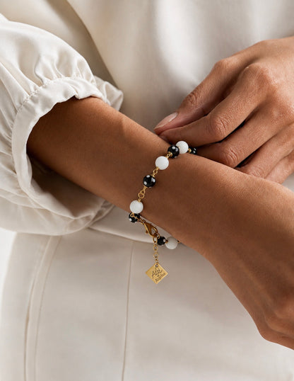 Nha Pretinha Bracelet – Cabo Verde-Inspired Black & White Beaded Bracelet