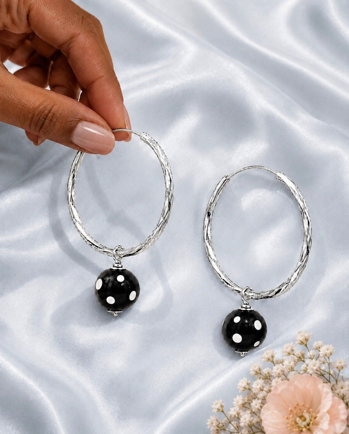 Anilda Hoop Earrings – Conta di Ojo Beads | Handmade Cabo Verde Jewelry